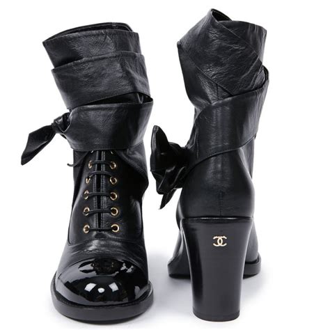 bottines chanel noires|Chanel .